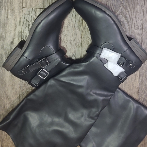 Ladies Boots - Picture 3 of 4